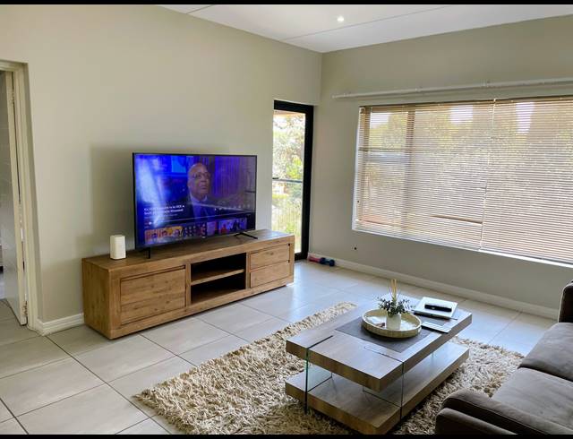 2 BEDROOM APARTMENT FOR SALE IN DIE HOEWES